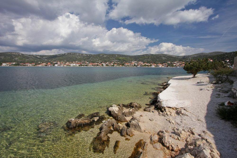 Apartmani Tamaris Vinišće Exterior foto