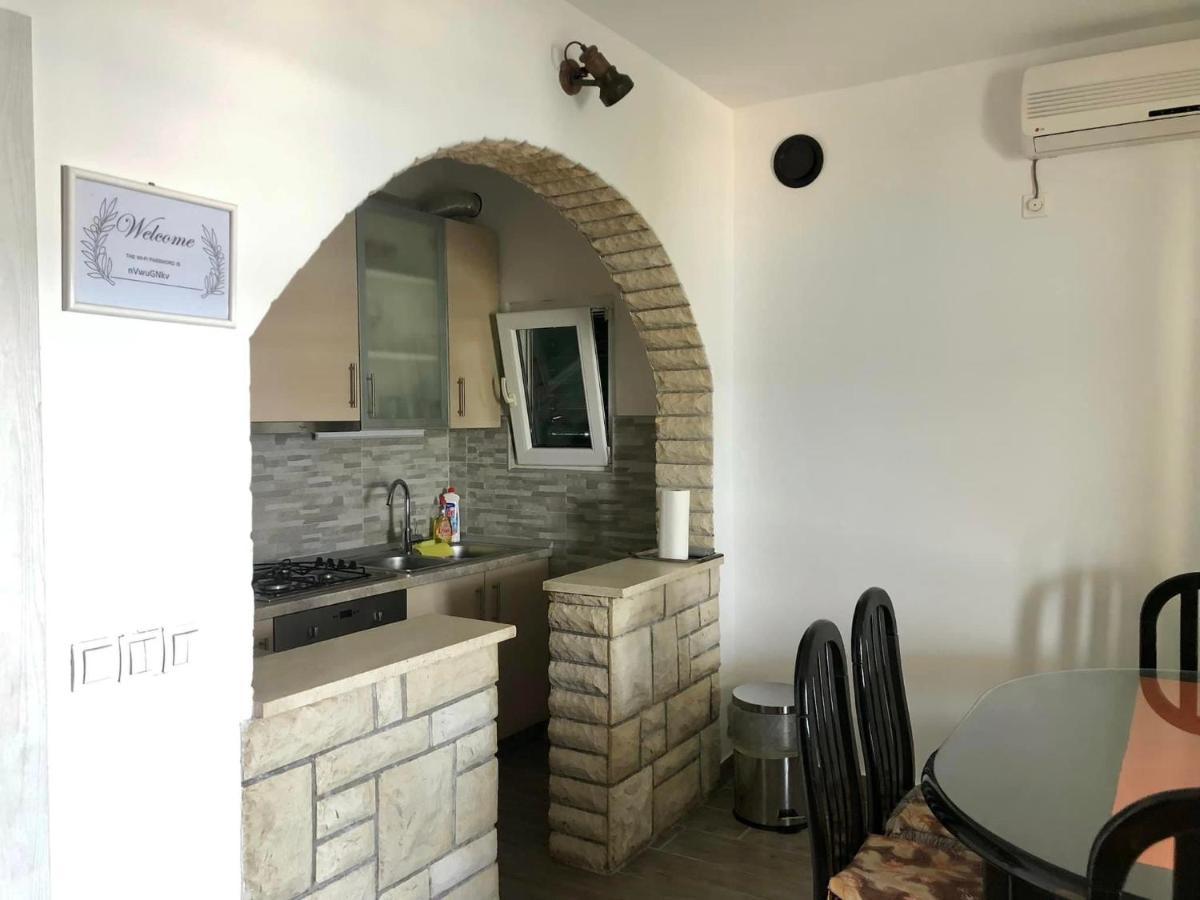 Apartmani Tamaris Vinišće Exterior foto