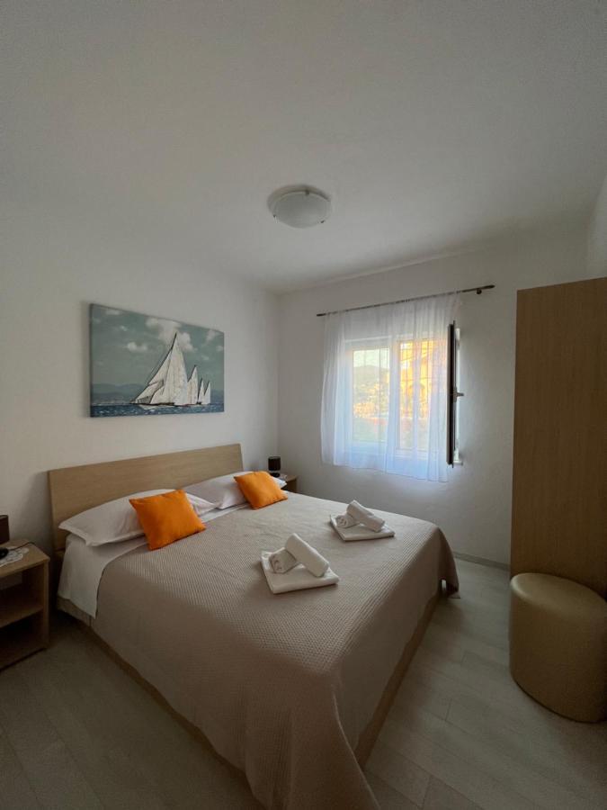 Apartmani Tamaris Vinišće Exterior foto