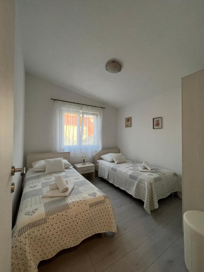 Apartmani Tamaris Vinišće Exterior foto