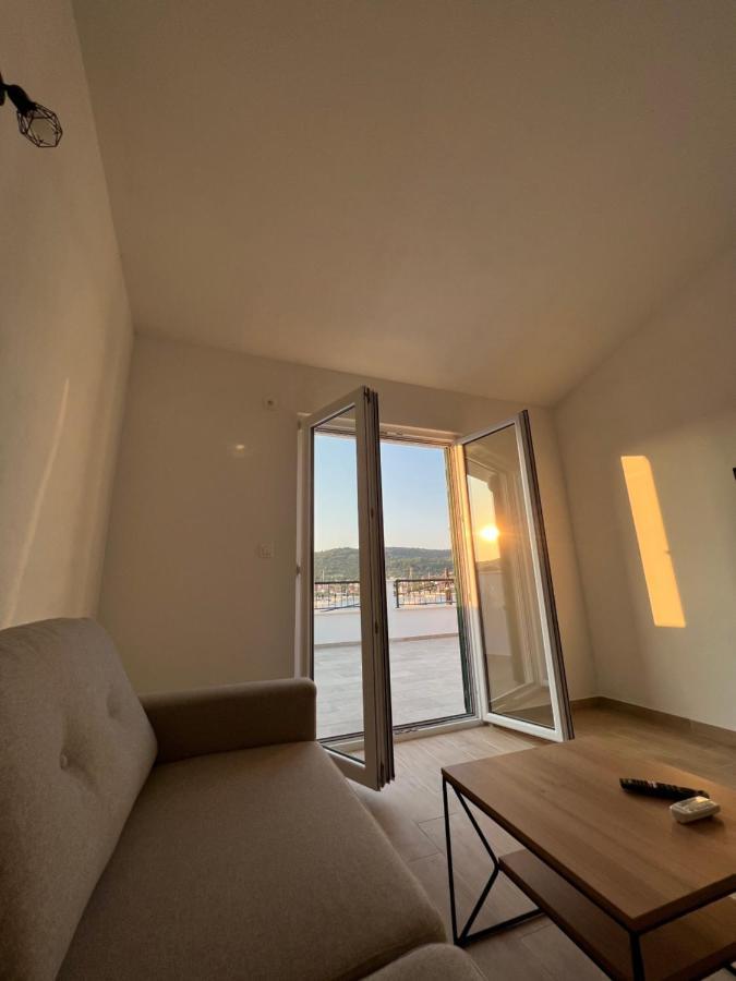 Apartmani Tamaris Vinišće Exterior foto
